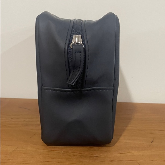 💓Prada Men's Black Toiletry Bag with Red Stripe - Picture 3 of 11